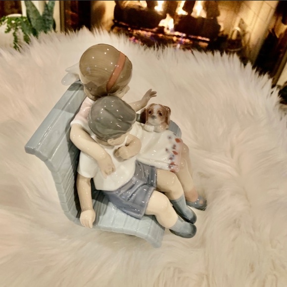 Lladro Surrounded By Love Porcelain Figurine New In Box - Picture 3 of 8